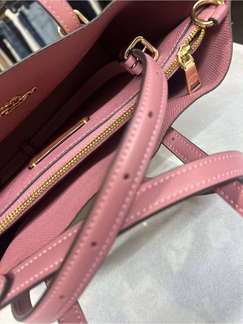 Coach Mollie Tote Bag 25 In Signature Canvas With Heart Charm. New no tag